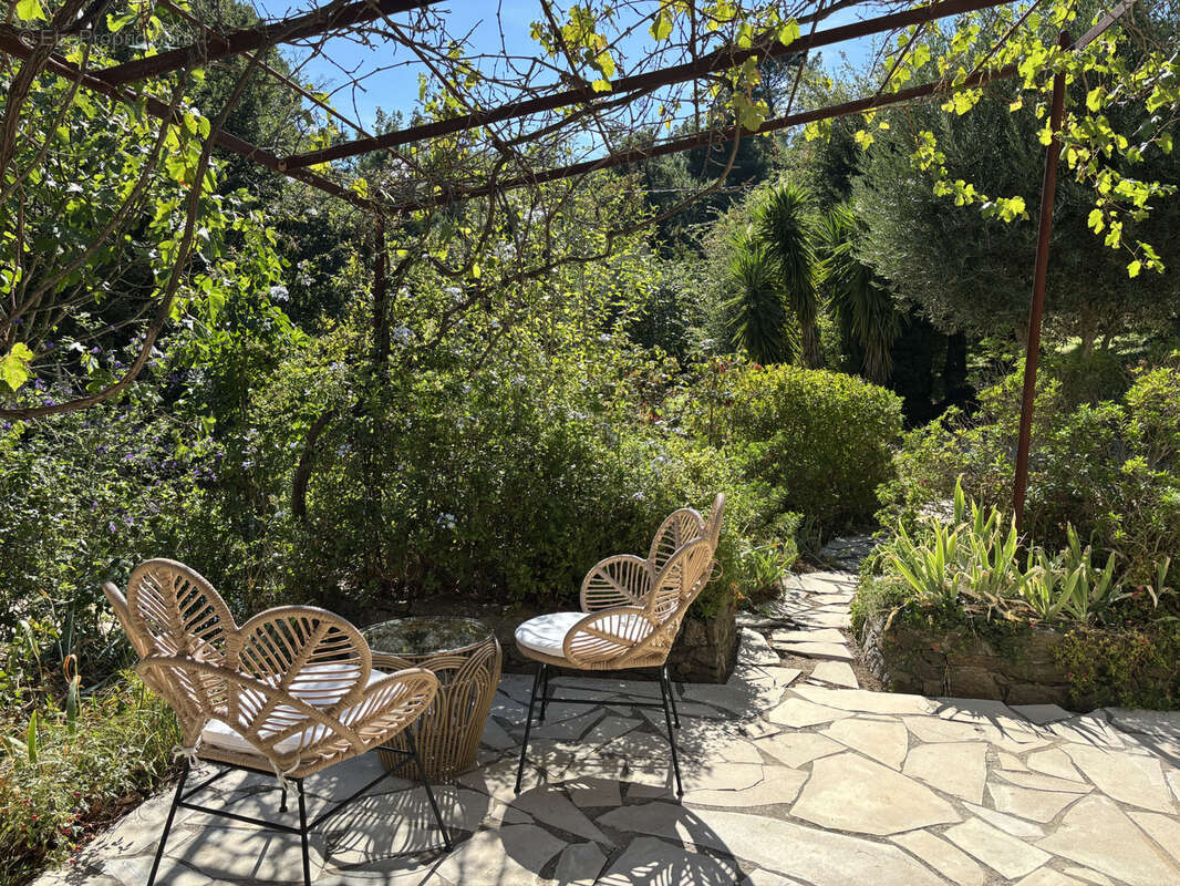 Maison à LA GARDE-FREINET