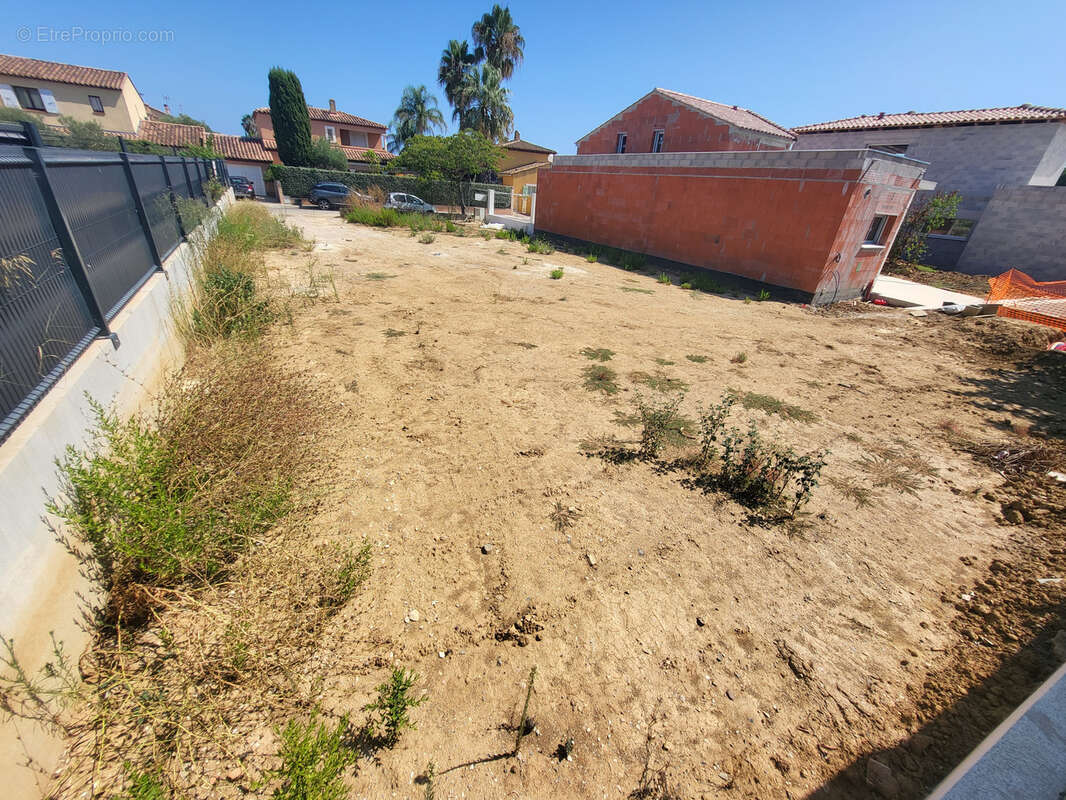 Terrain à HYERES