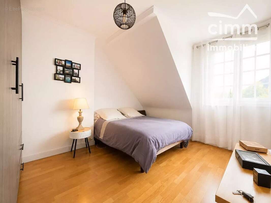 Maison familiale rénovée avec véranda exceptionnelle, studio indépendant et sous-sol total - photo 13