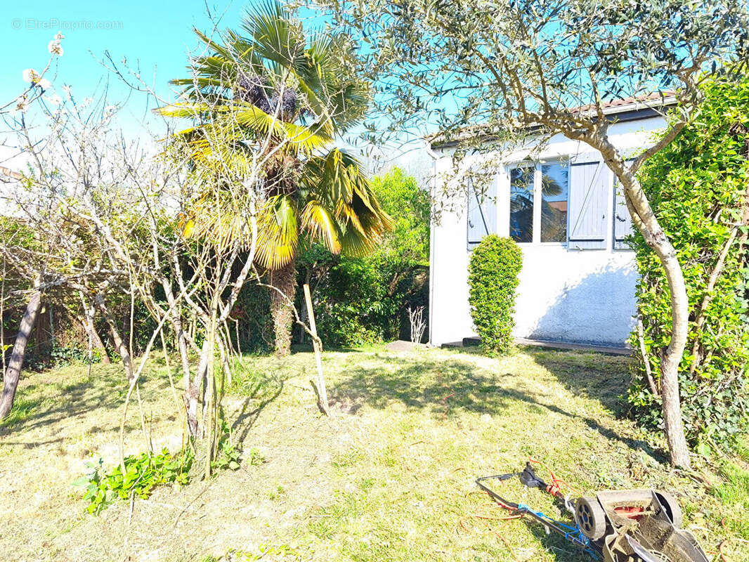Maison à SAINTES