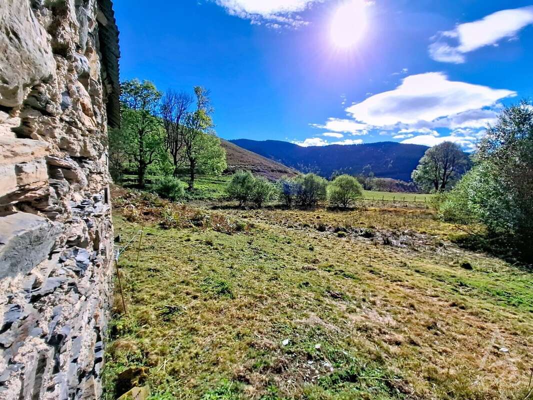 Maison à SAINT-PASTOUS