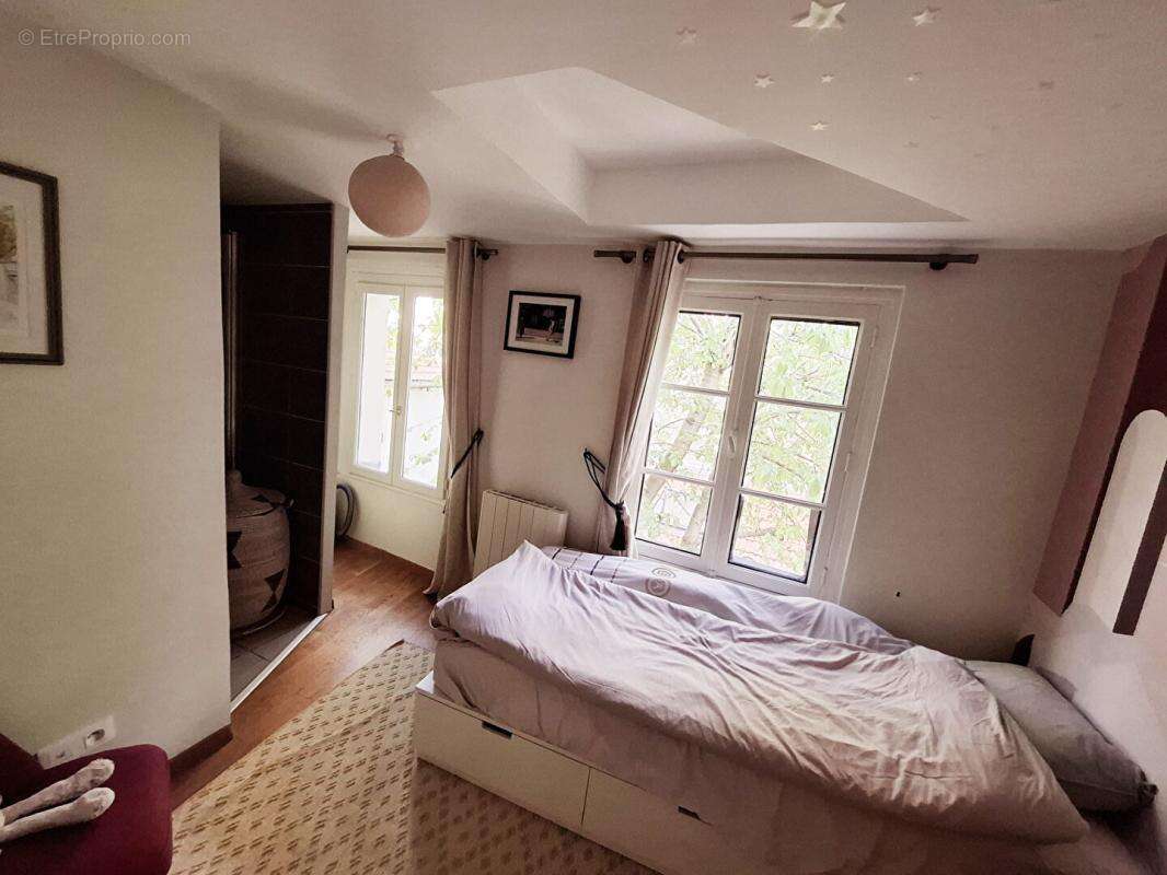 Appartement à PARIS-19E