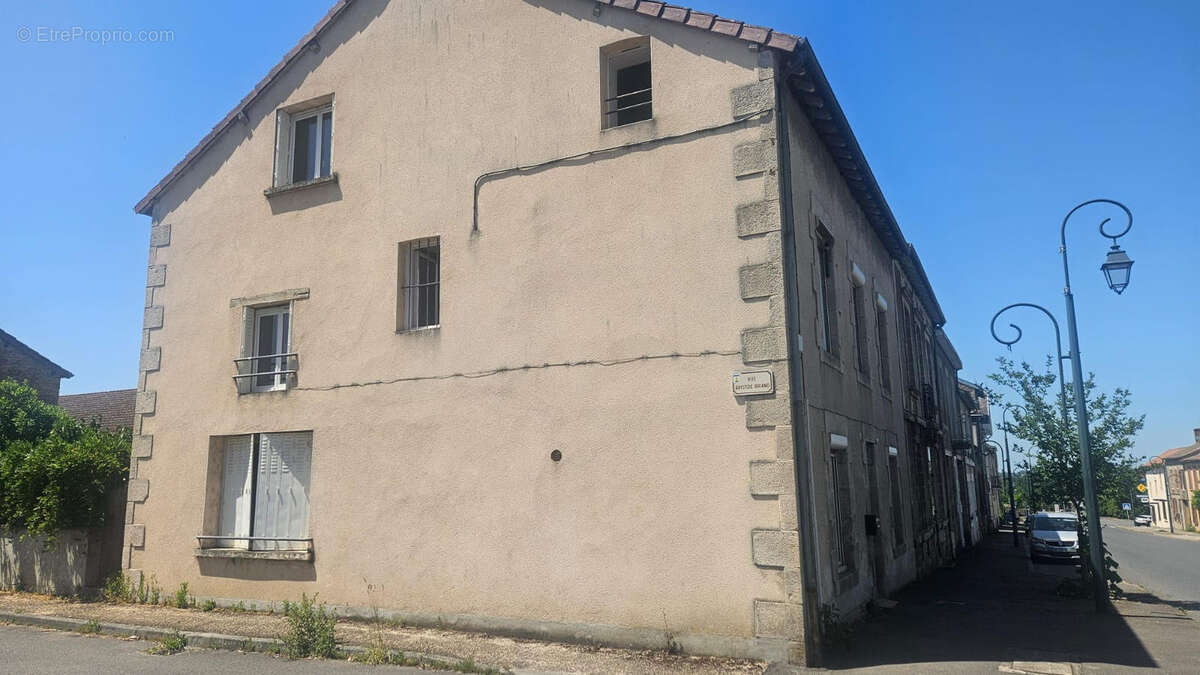 Maison à BELLAC