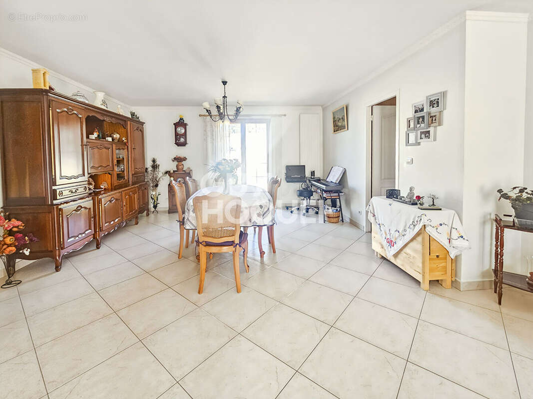 Maison à FONTENAY-TRESIGNY