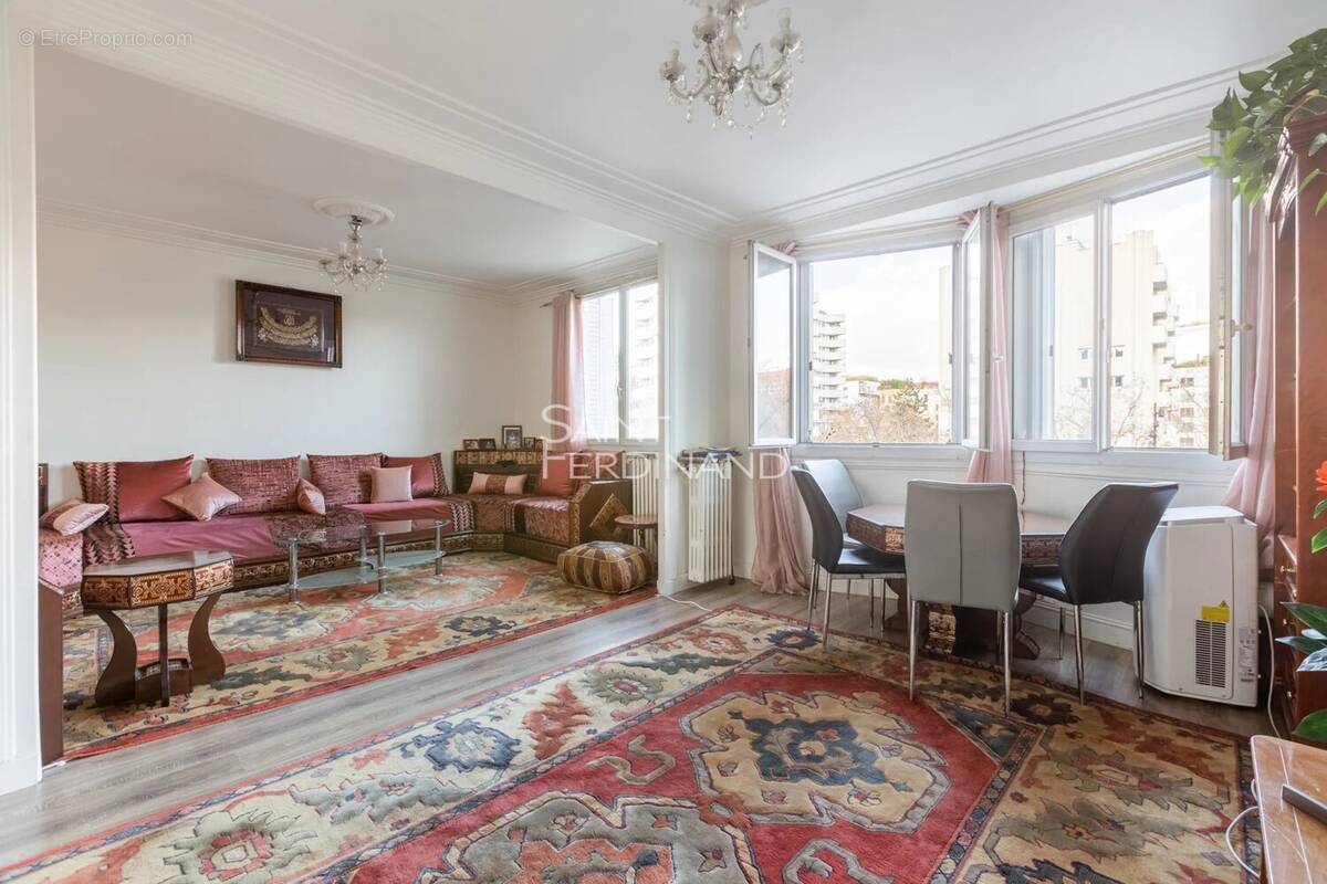 Appartement à PARIS-17E