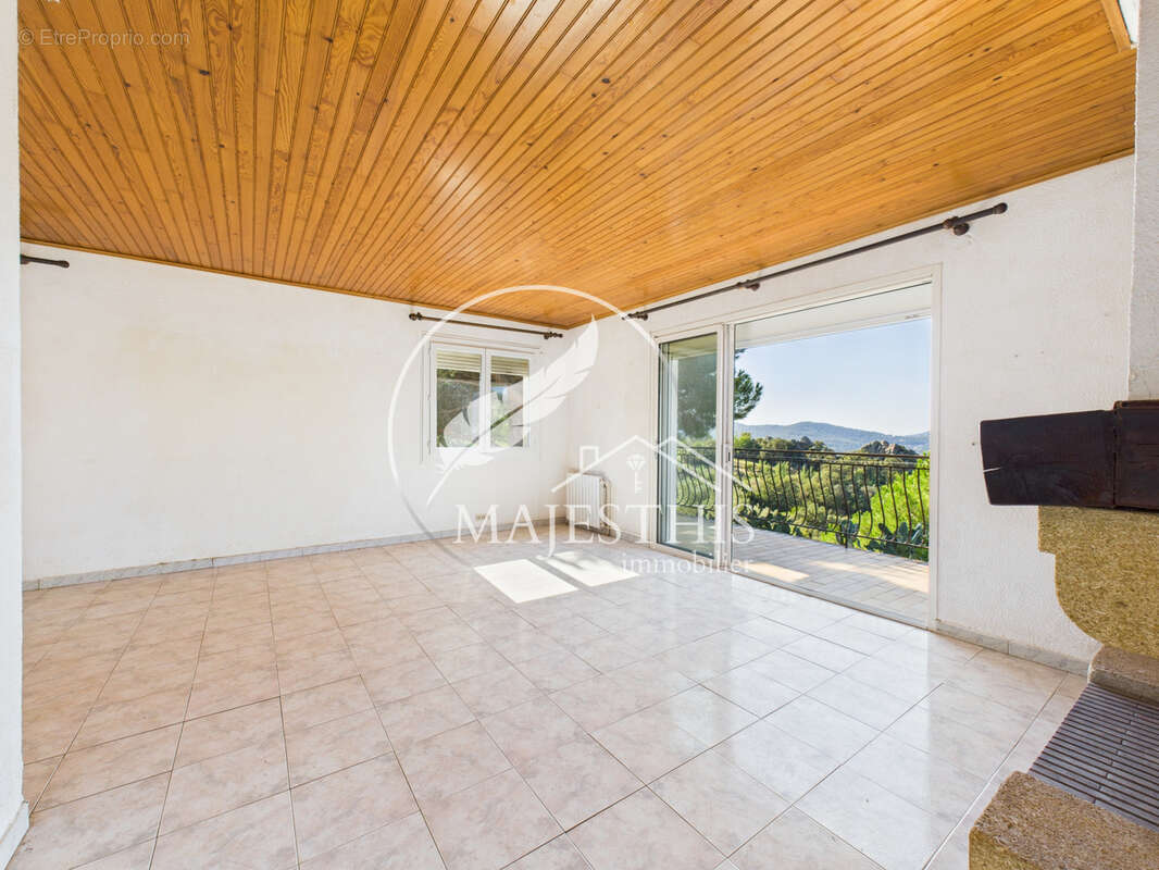 Maison à HYERES