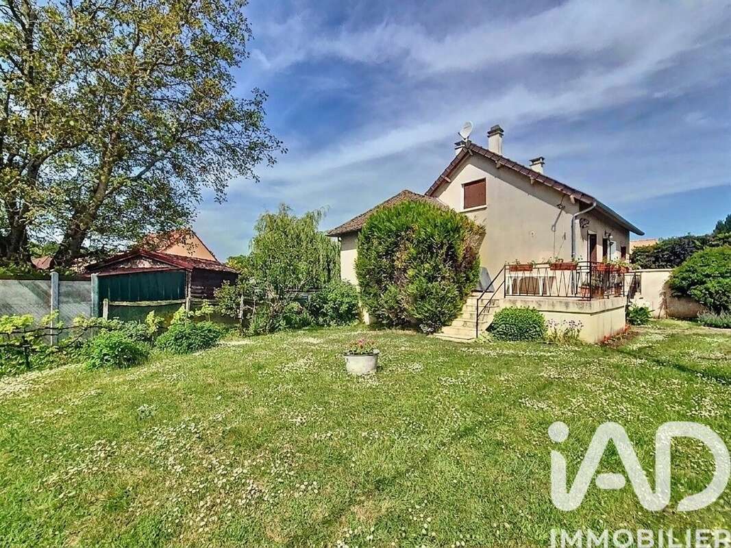 Photo 8 - Maison à VILLENEUVE-LA-GUYARD