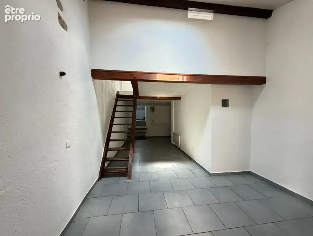 immeuble avec 2 appartements, garage et caves - LE VAL - photo 3