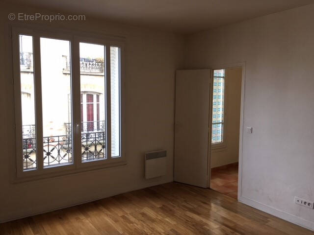 Appartement à LES LILAS