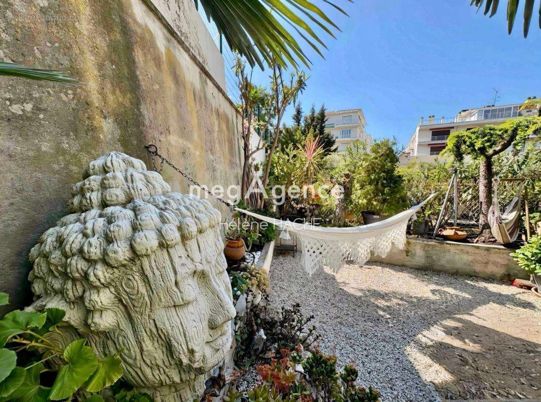 Cimiez Appartement 2/3 pièces avec magnifique terrasse/Jardin de 172 m2 - photo 11