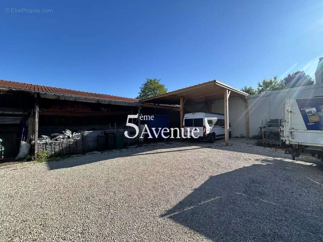 Commerce à SAINT-MAUR-DES-FOSSES