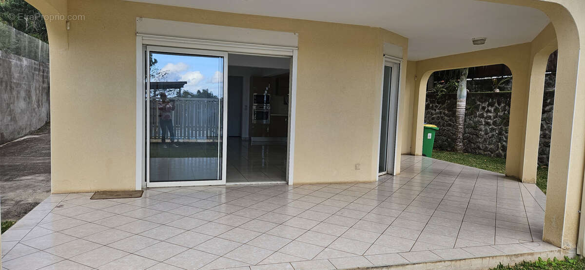 NOUVEAU PRIX! Grande villa avec piscine, Piton St Leu. - photo 6