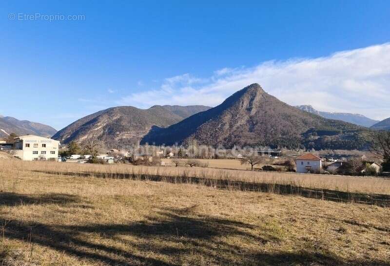 Terrain à VEYNES
