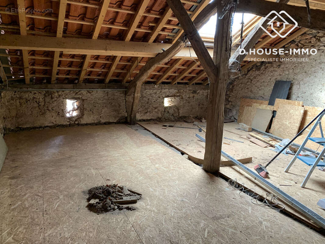 Maison à SAINT-PARDOUX-LA-RIVIERE