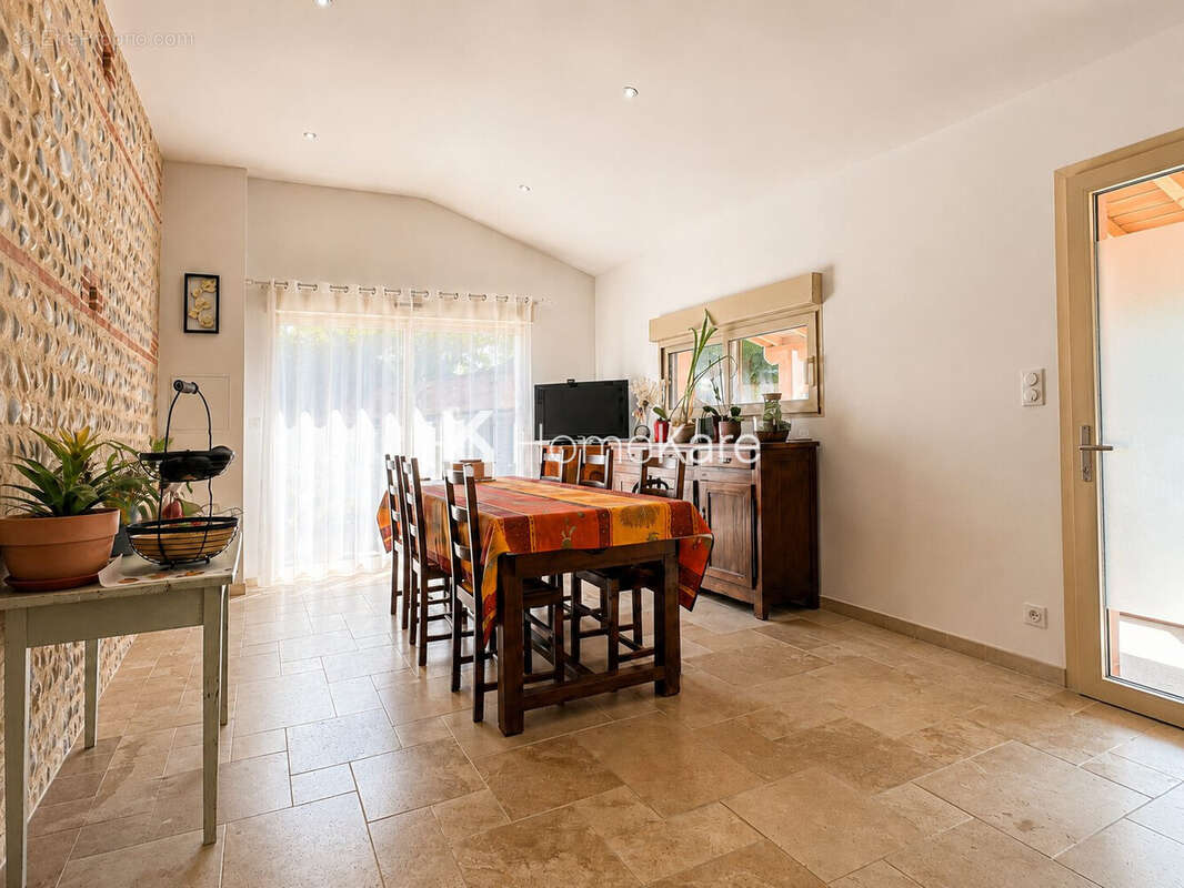 Maison 148 m² à Longages  - photo 4