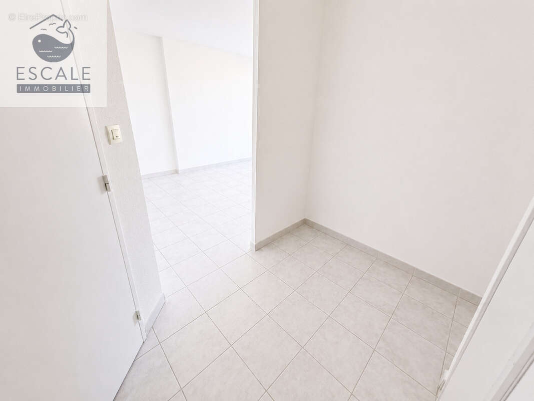 Vente type 2 cabine + garage en sus quartier les quilles a sete - photo 15