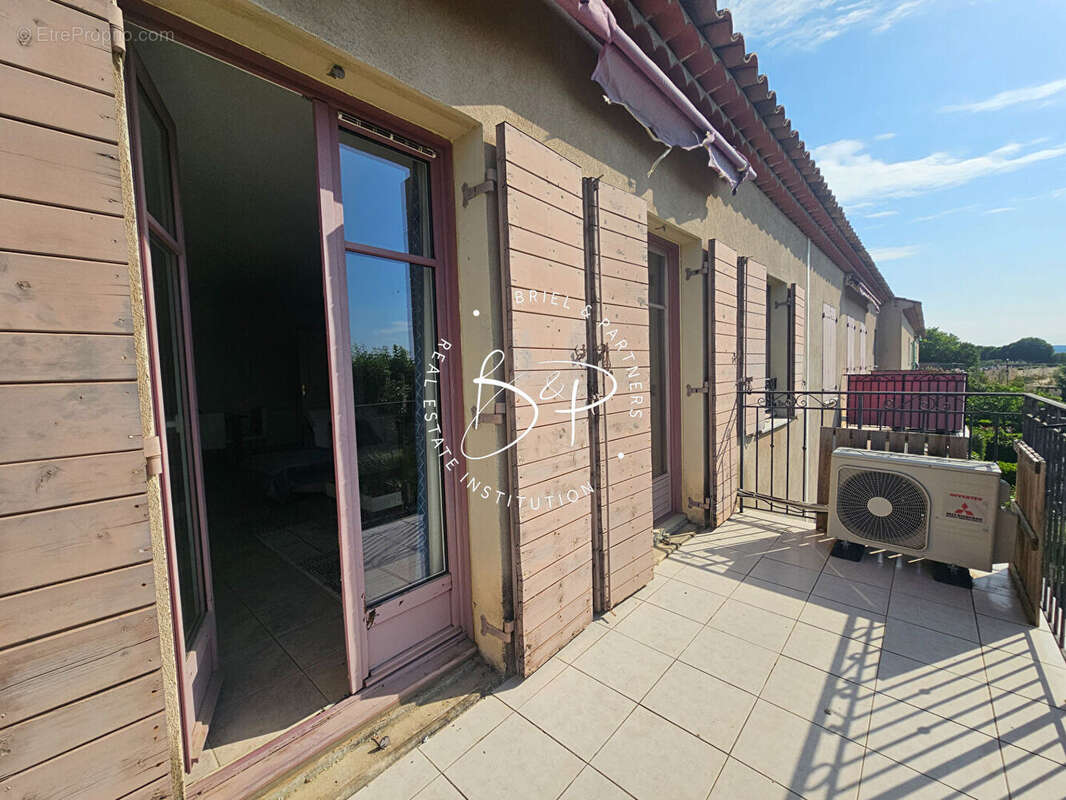 Appartement à LORGUES
