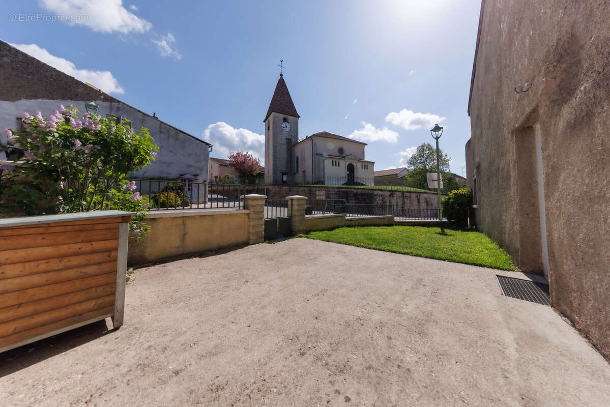 Maison à CHAUDENEY-SUR-MOSELLE