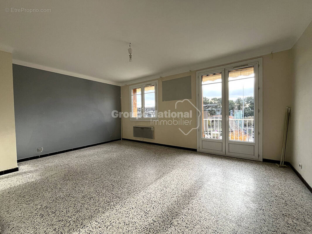 Appartement à LE CANNET-DES-MAURES