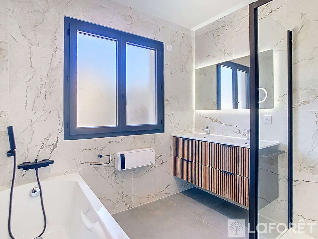 Maison à BUZET-SUR-TARN