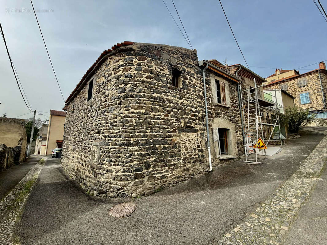Parking à LE BROC