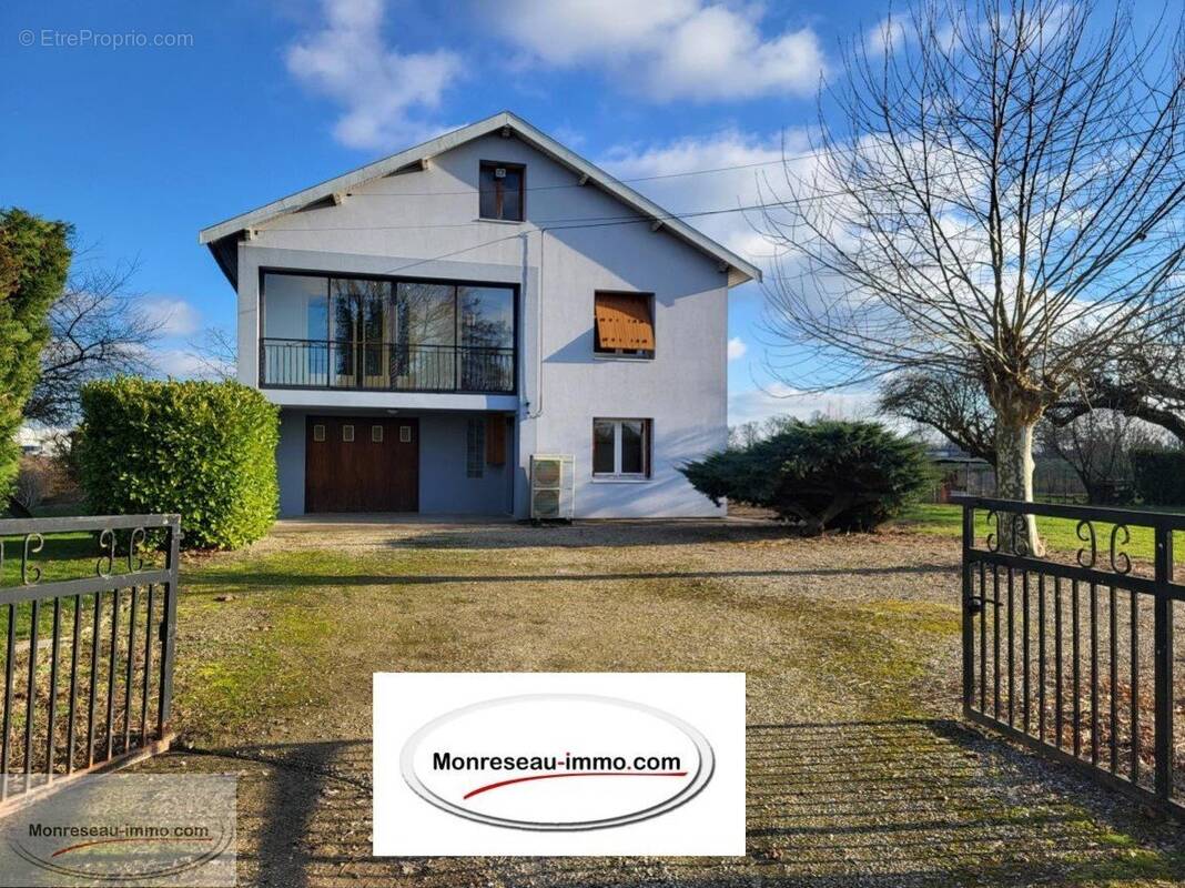 Maison à PONT-DE-VAUX