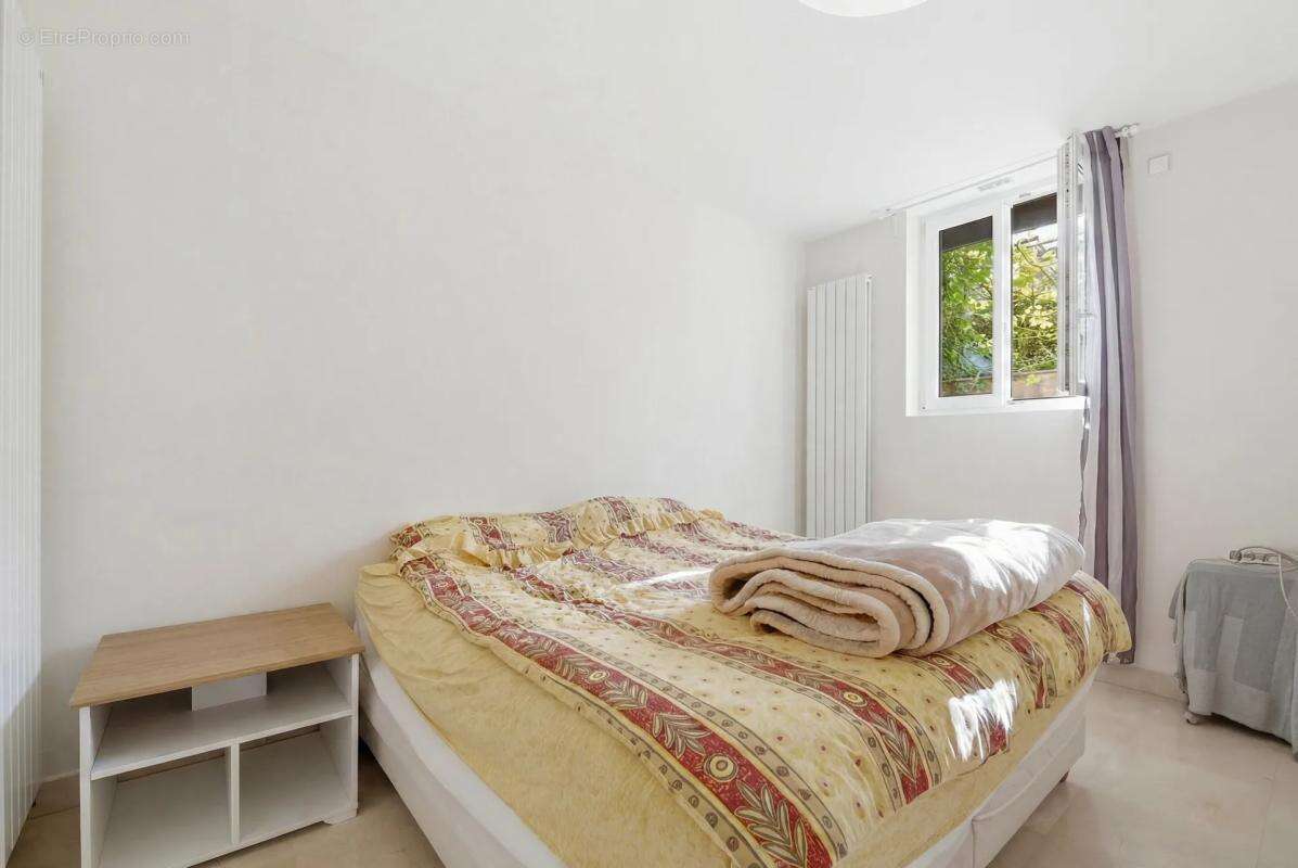 Maison de 10 pièces de 250 m² à Châtillon - photo 8