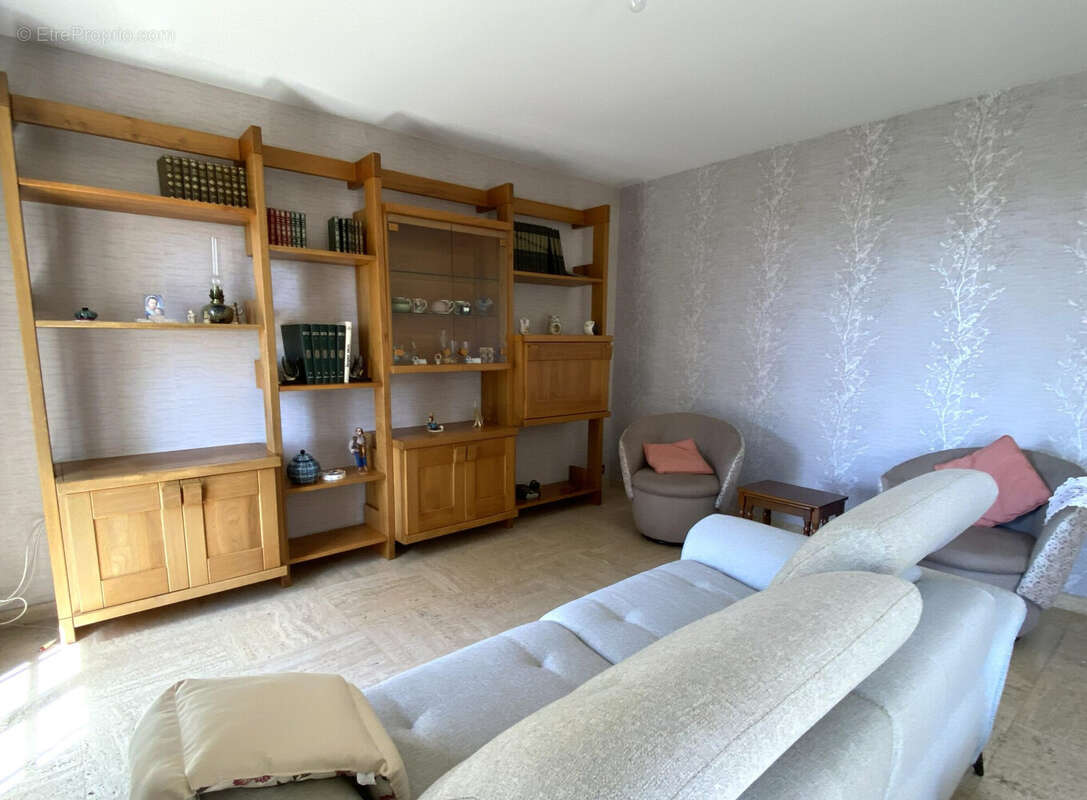 Maison à MONTAGNIEU