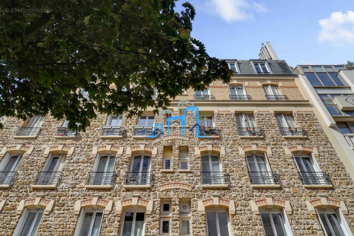 Appartement à LEVALLOIS-PERRET