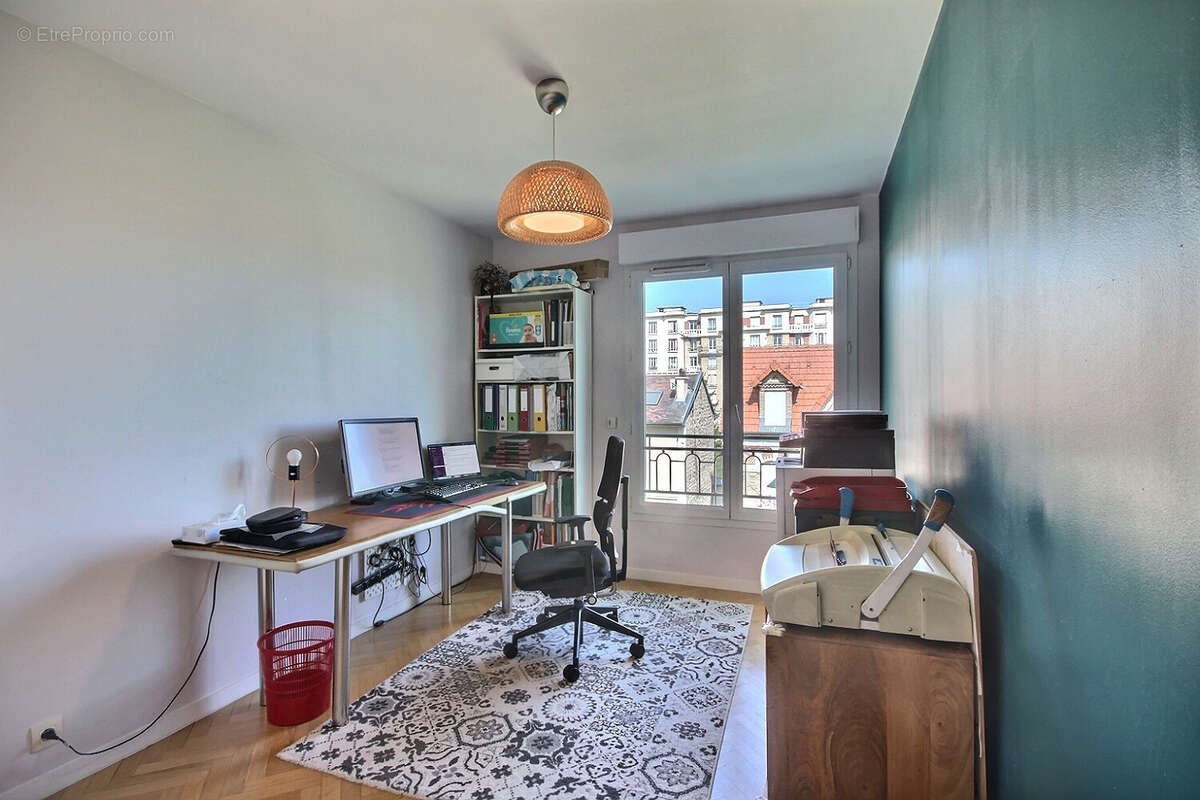 Appartement à COURBEVOIE