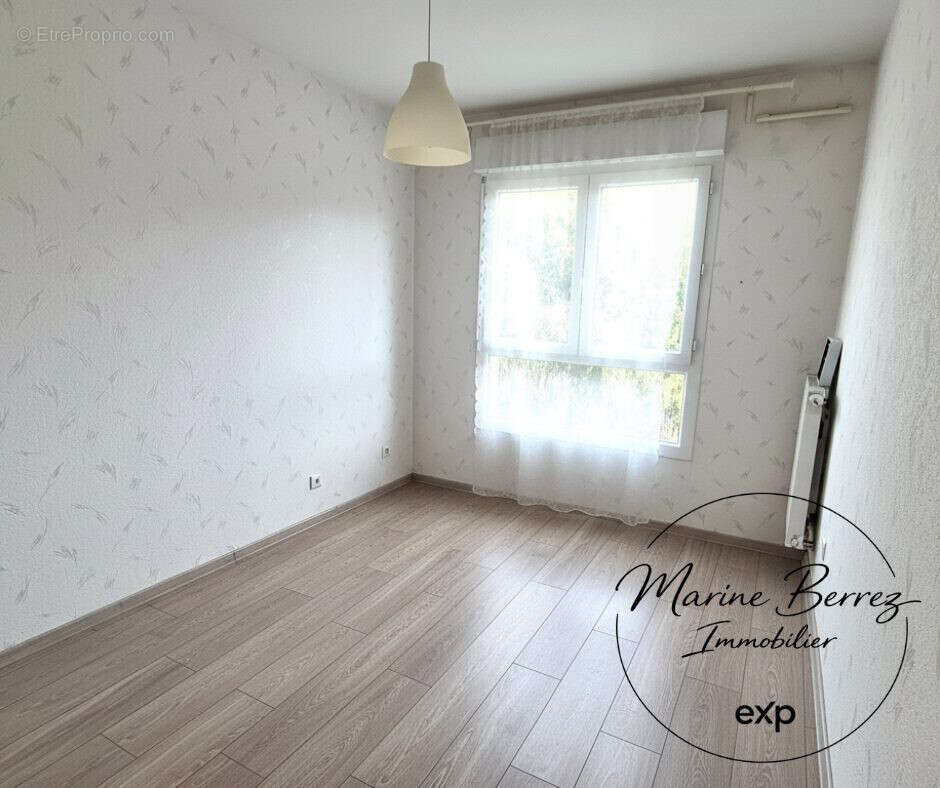 Chambre 2 - Appartement à CHAMBERY