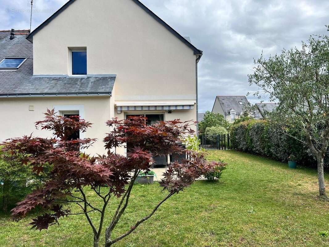   - Maison à LES PONTS-DE-CE