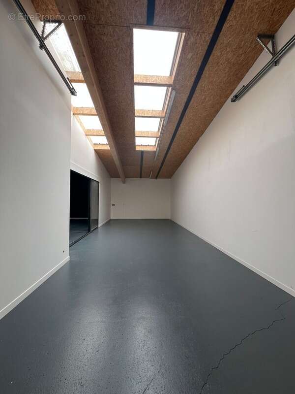 Commerce à SAINT-VIVIEN