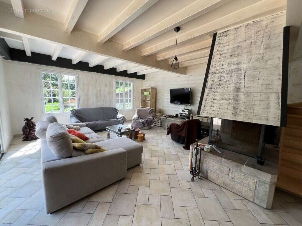 Maison à SAINT-LEGER-DE-PEYRE