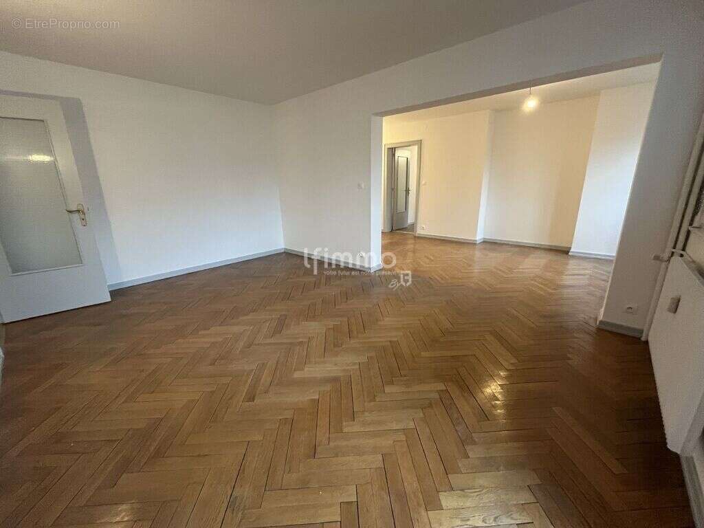 Appartement T4 97m2 avec garage - photo 3