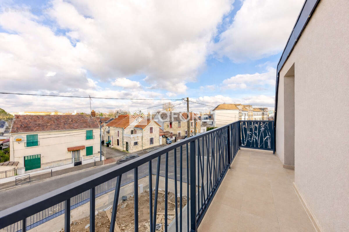 Appartement à PONTAULT-COMBAULT