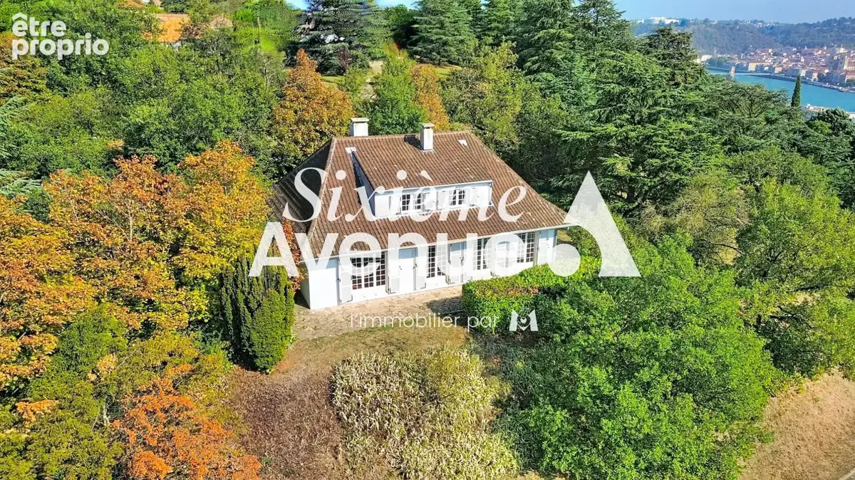 Maison avec vue panoramique Saint-Cyr-Sur-Le-Rhône de 165m² utiles. - photo 1