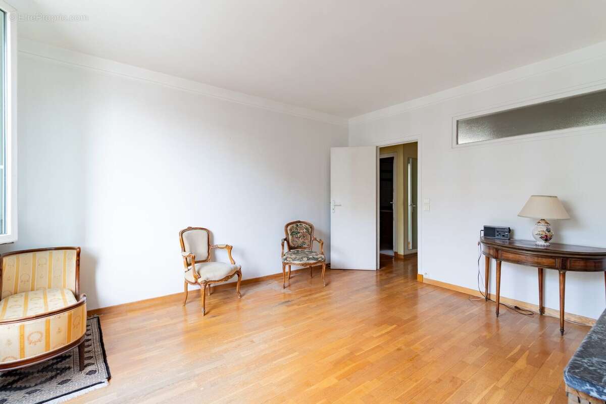 Appartement 65 m² à Paris-14e  - photo 2