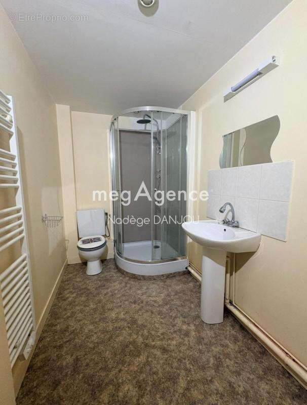 Appartement à LANDELLES-ET-COUPIGNY