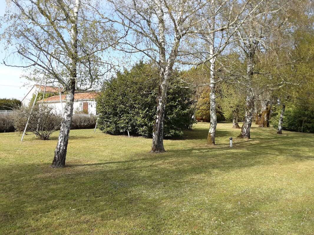 Spacieuse maison à la campagne avec piscine près de Cognac - photo 26
