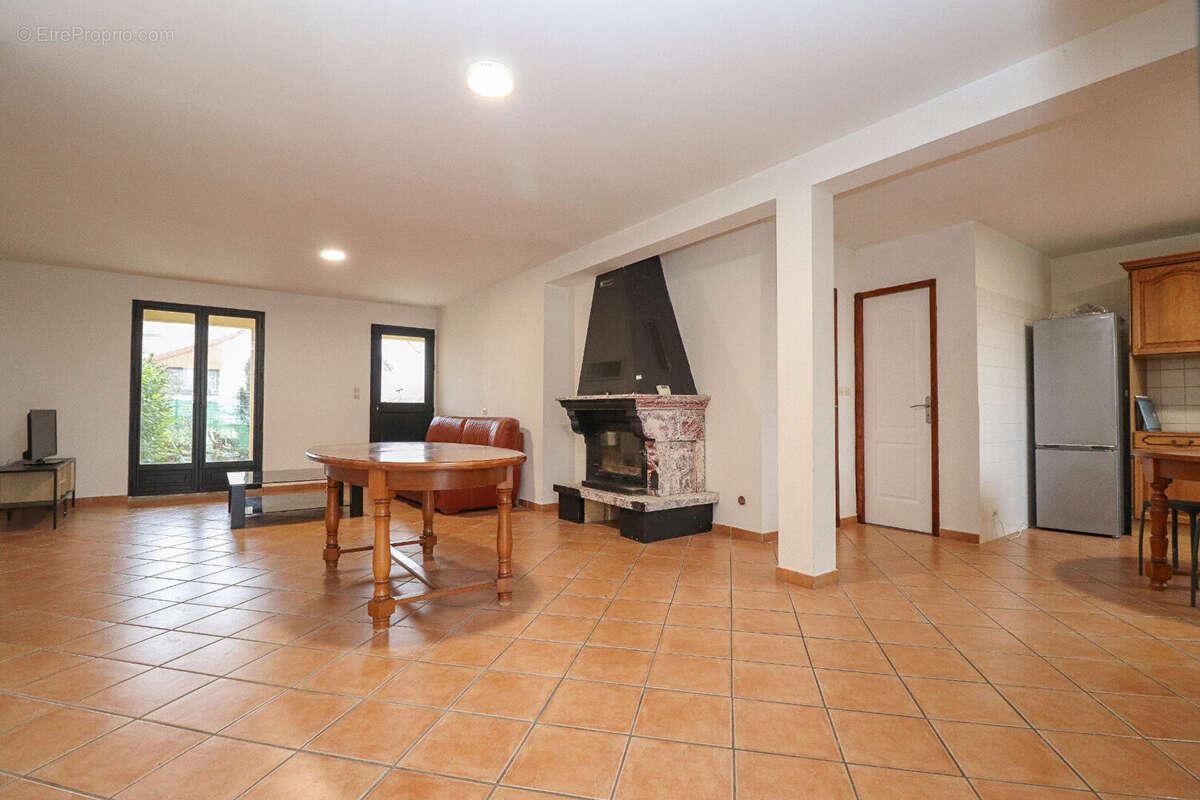 Maison à SAVIGNY-LE-SEC