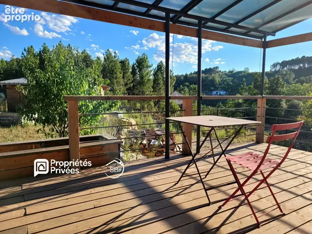 JOYEUSE - ardèche méridionale- Villa meublée de plain-pied, terrasse sud et jacuzzi 278 000   80 m²  Terrain de 803 m² - photo 3