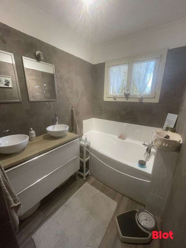 Maison à SAINT-BENOIT-DES-ONDES