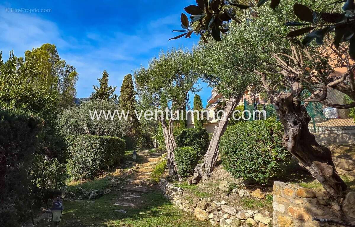 Appartement à ROQUEBRUNE-CAP-MARTIN