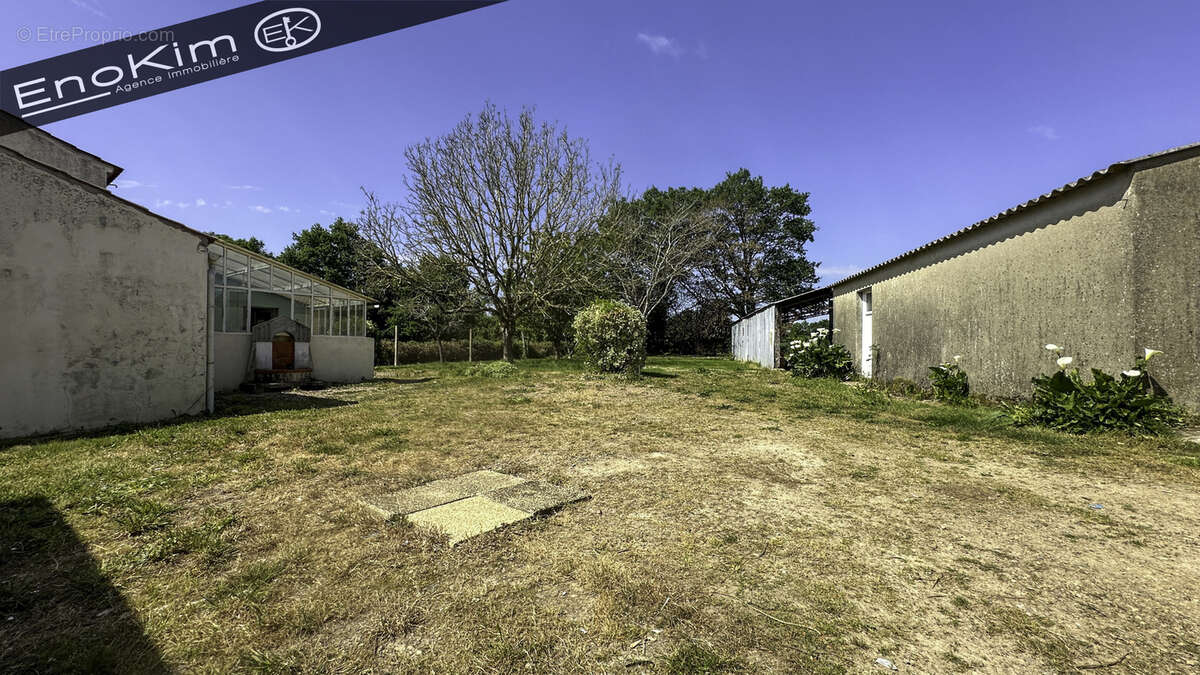 Maison en pierre avec fort potentiel - photo 8