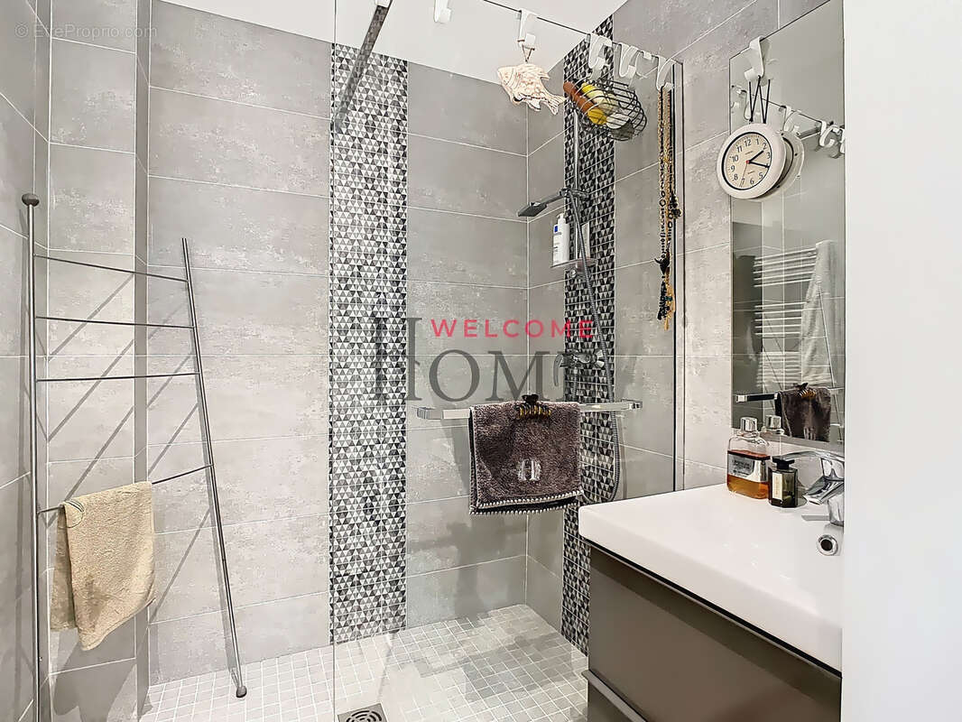 Appartement à LEVALLOIS-PERRET