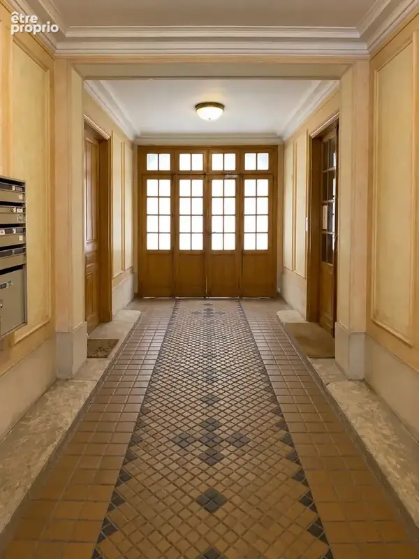 Paris 15e - seul au dernier étage: 80 m² de charme à réinventer - photo 11