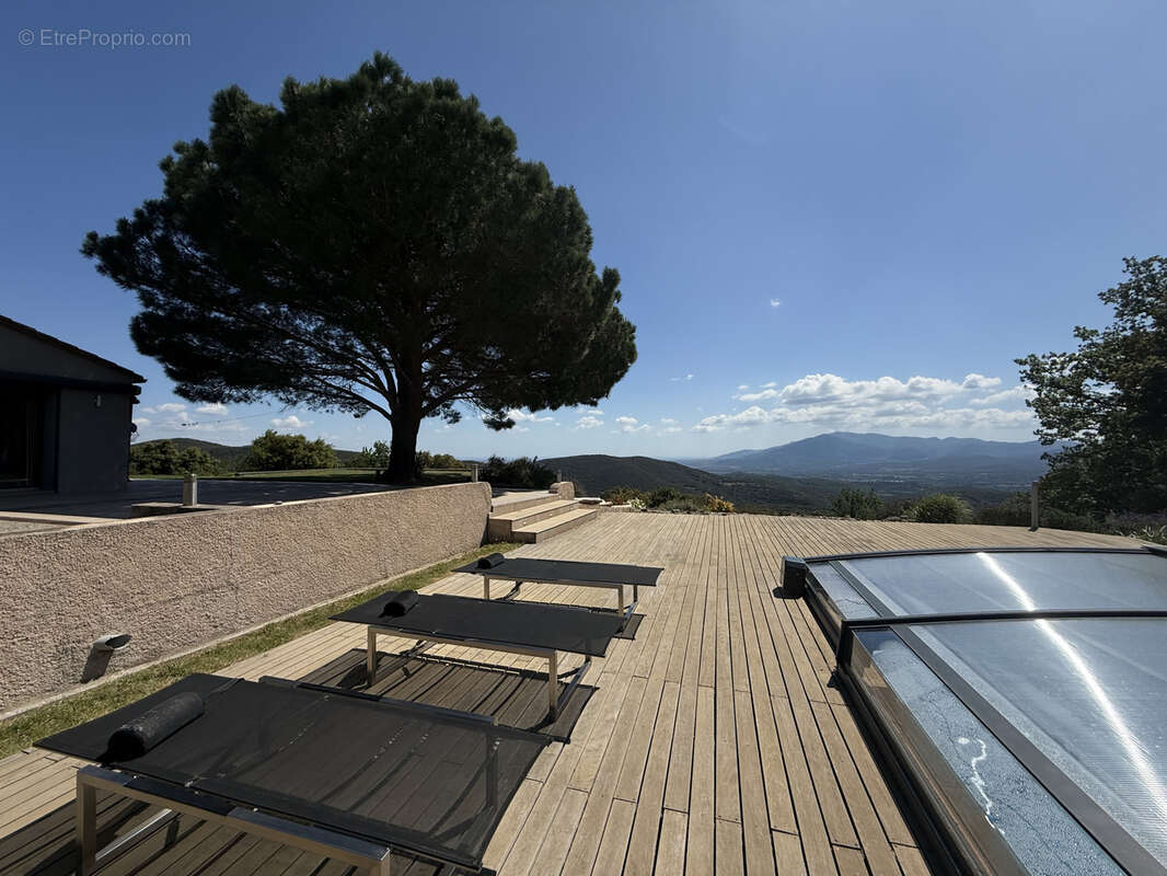 Rare propriete comtemporaine avec vue mer et nature preservee - photo 3