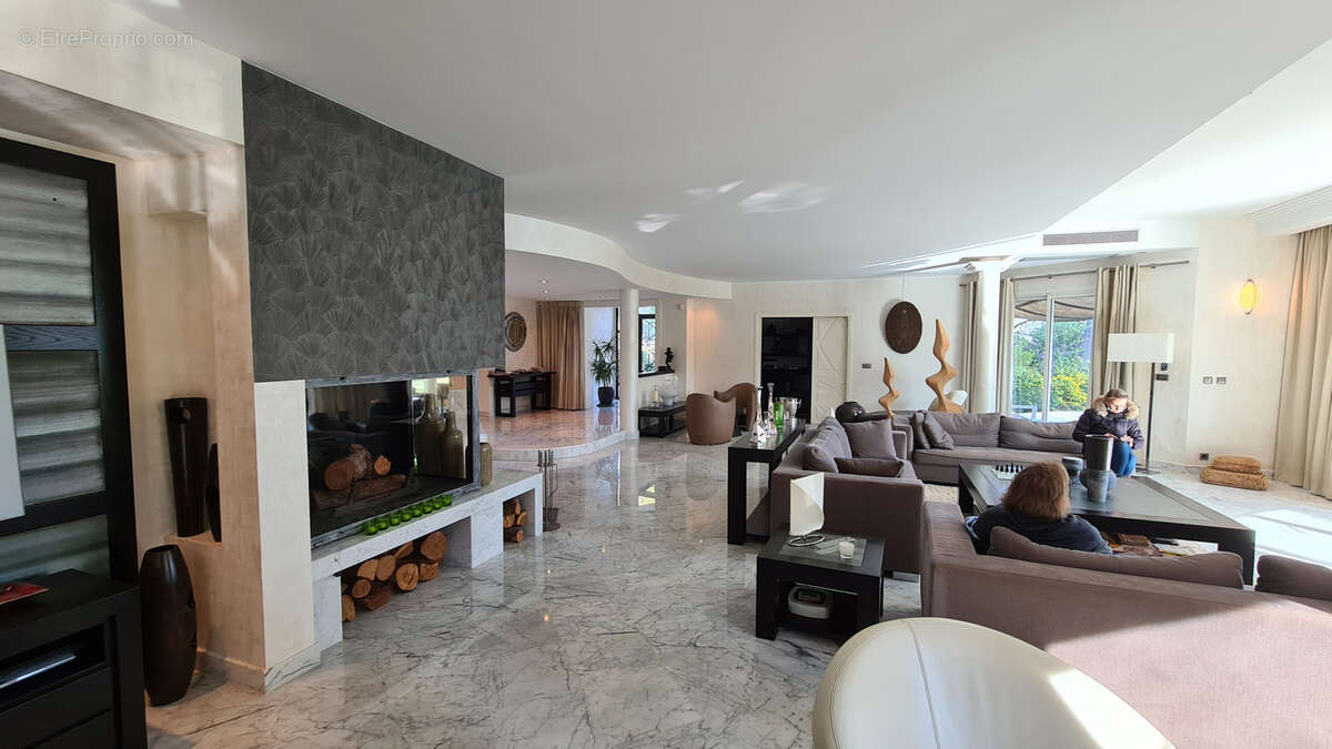 Maison 450 m² à Antibes  - photo 13