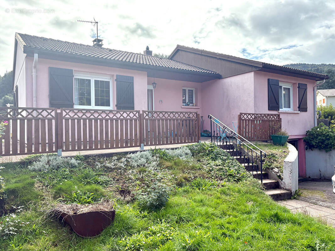 Maison à FRESSE-SUR-MOSELLE